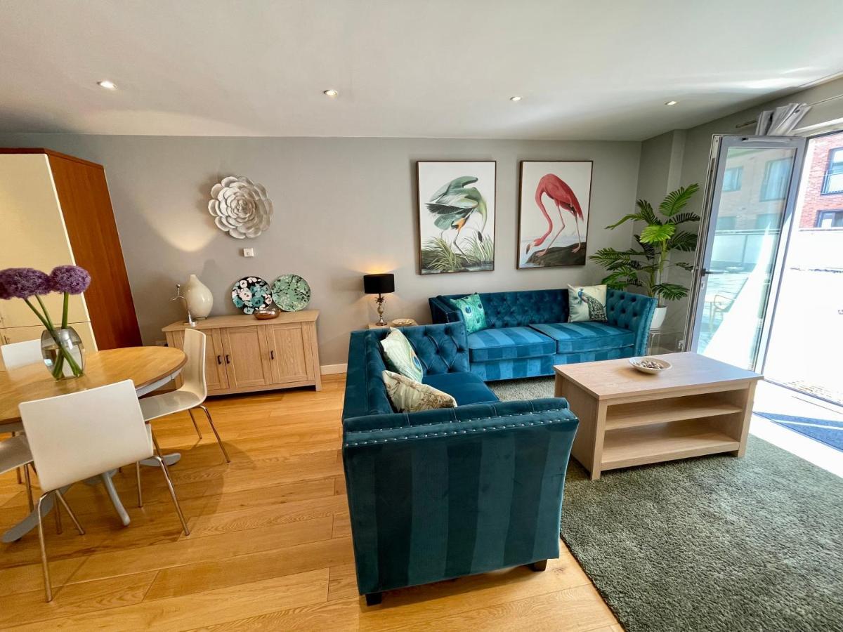 Stunning 2-Bed Town Centre Apartment - Hosted By Hutch Lifestyle Leamington Spa Eksteriør billede
