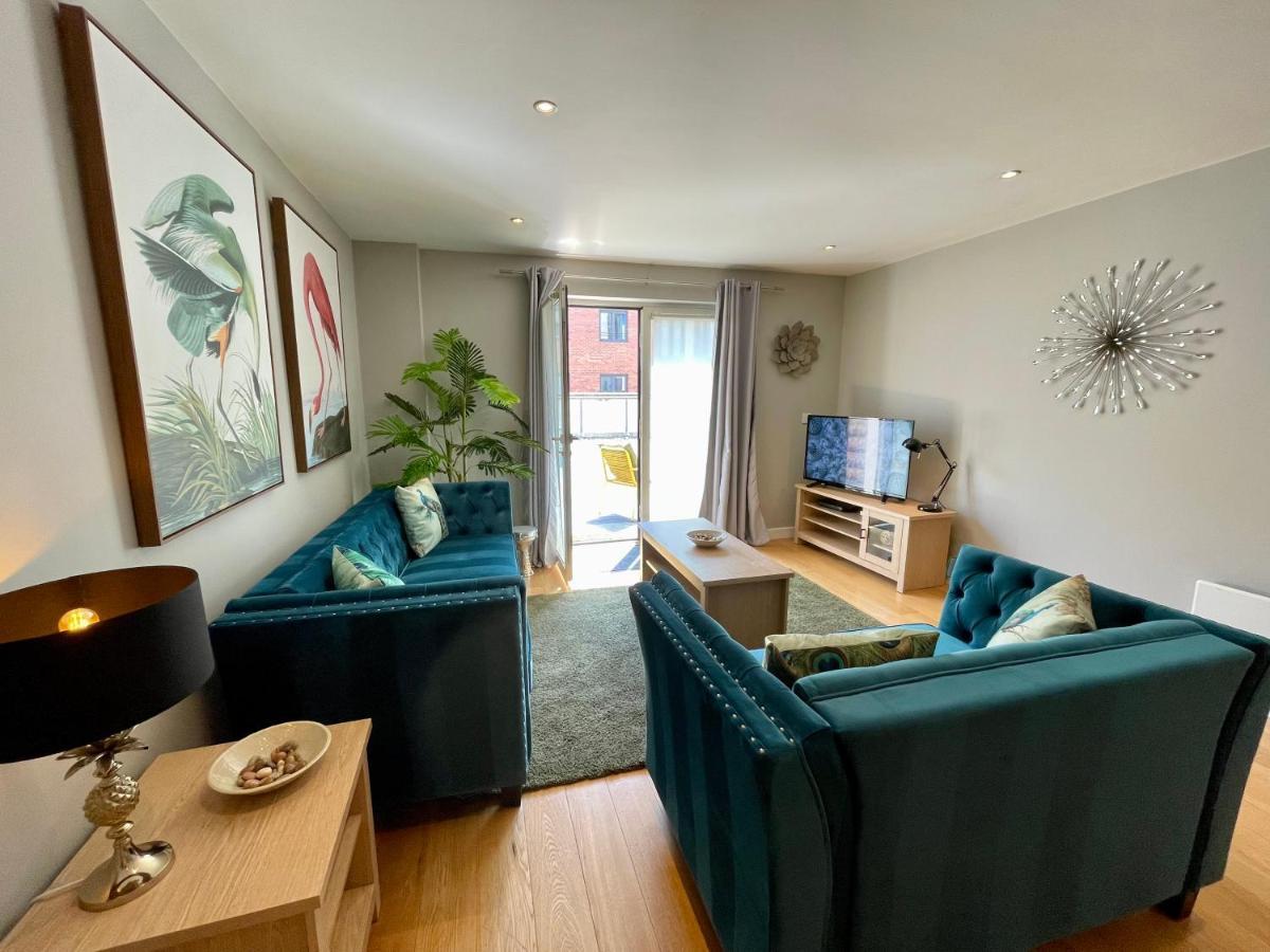 Stunning 2-Bed Town Centre Apartment - Hosted By Hutch Lifestyle Leamington Spa Eksteriør billede