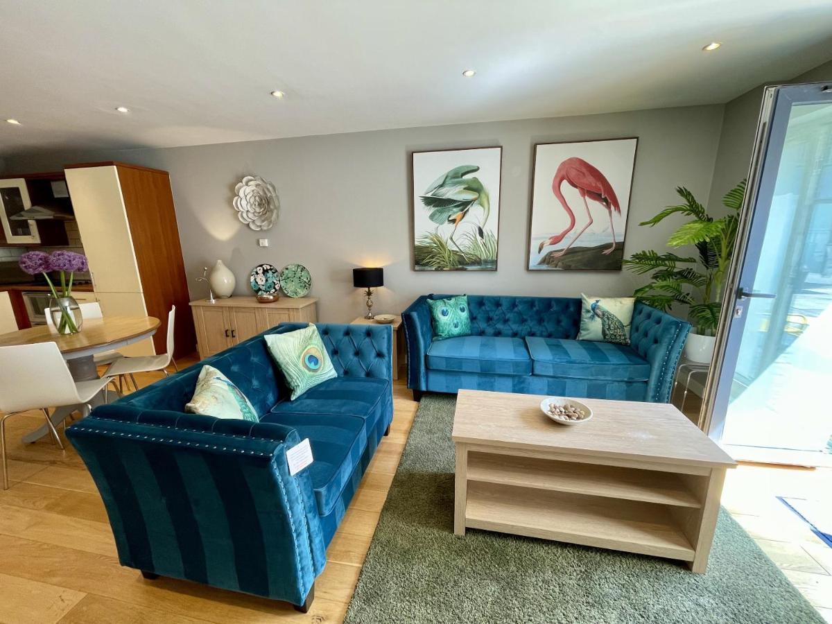Stunning 2-Bed Town Centre Apartment - Hosted By Hutch Lifestyle Leamington Spa Eksteriør billede