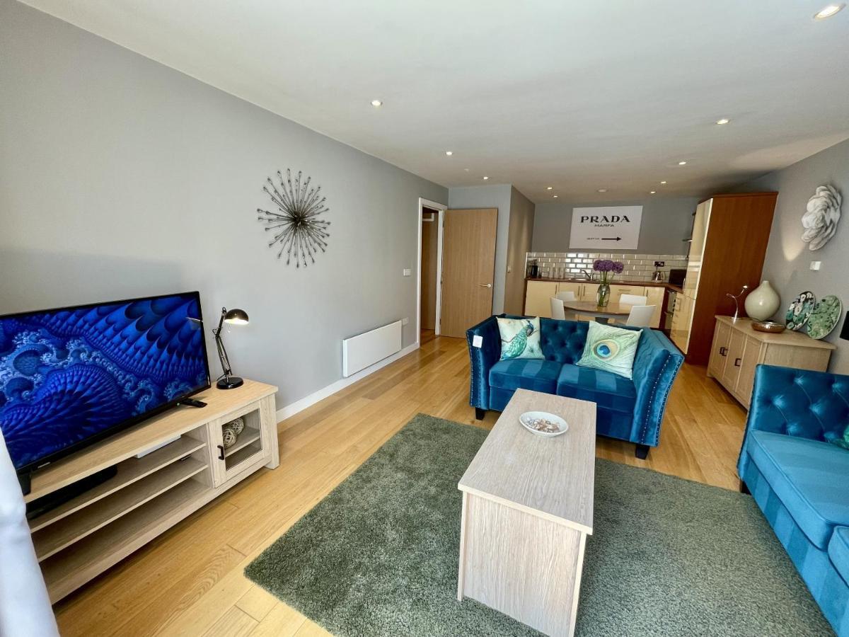 Stunning 2-Bed Town Centre Apartment - Hosted By Hutch Lifestyle Leamington Spa Eksteriør billede