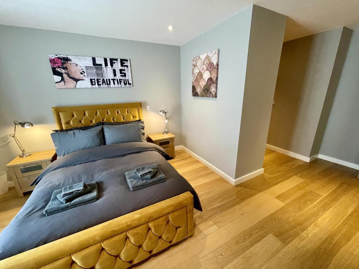 Stunning 2-Bed Town Centre Apartment - Hosted By Hutch Lifestyle Leamington Spa Eksteriør billede