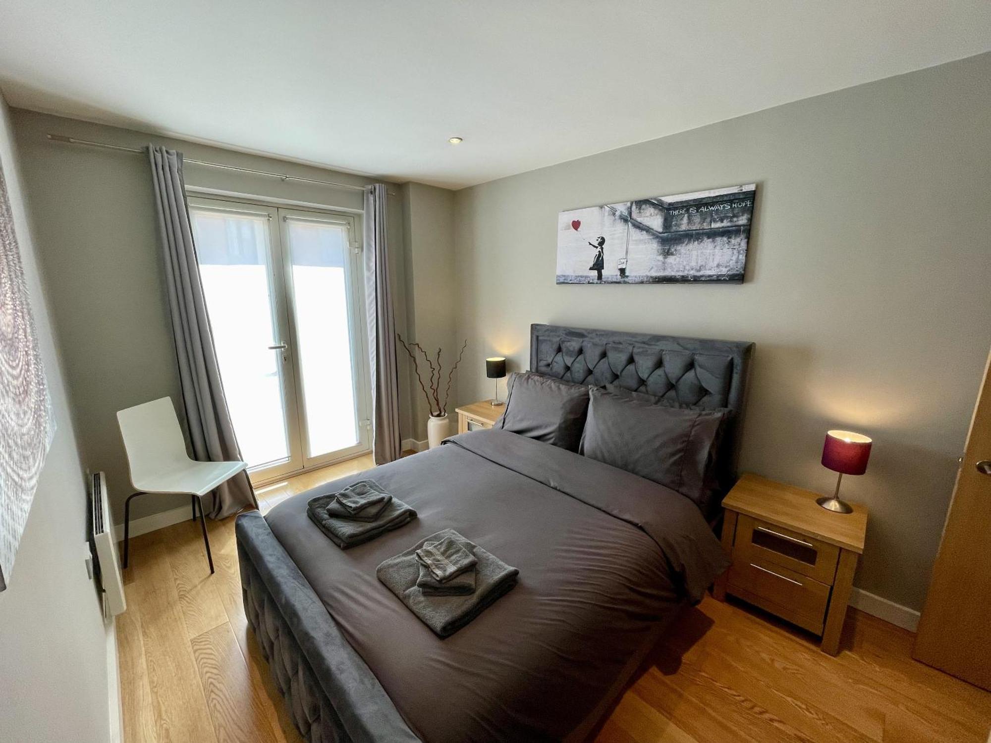 Stunning 2-Bed Town Centre Apartment - Hosted By Hutch Lifestyle Leamington Spa Eksteriør billede