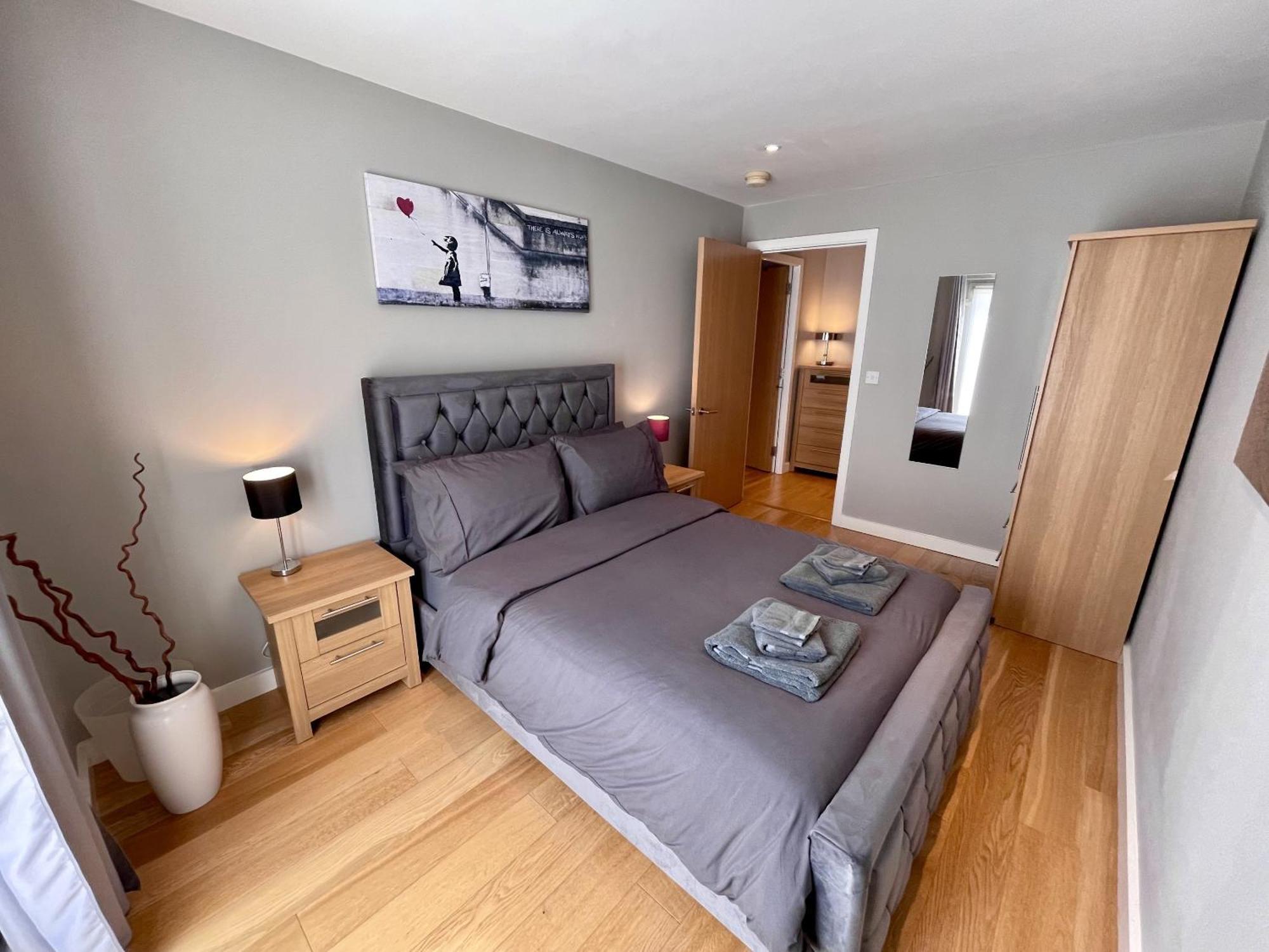 Stunning 2-Bed Town Centre Apartment - Hosted By Hutch Lifestyle Leamington Spa Eksteriør billede