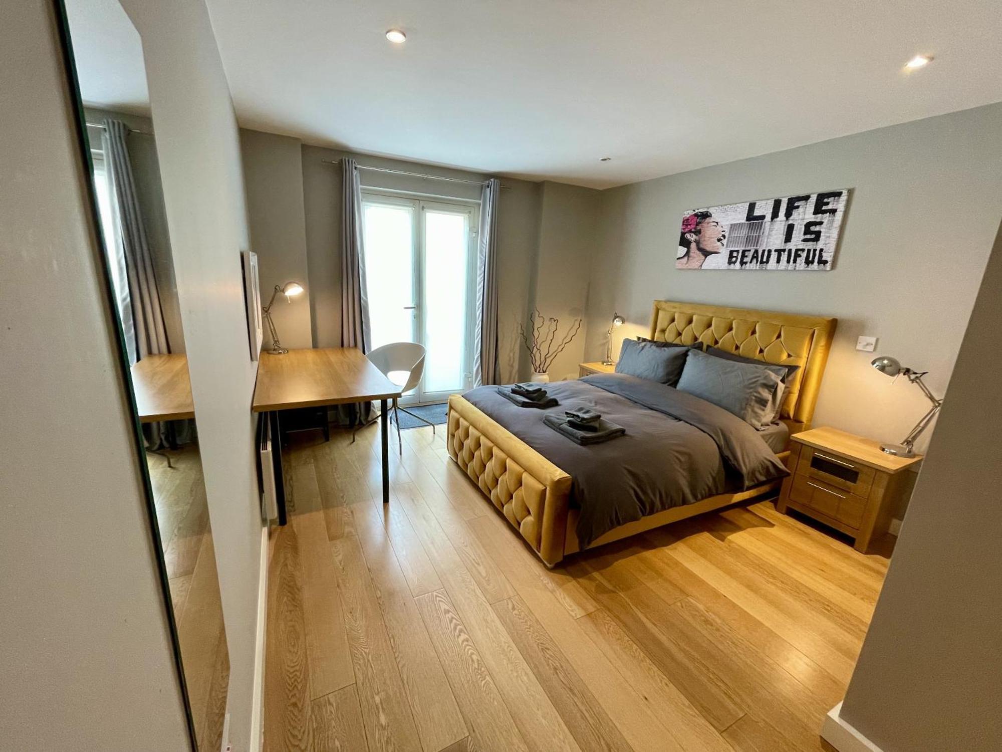 Stunning 2-Bed Town Centre Apartment - Hosted By Hutch Lifestyle Leamington Spa Eksteriør billede
