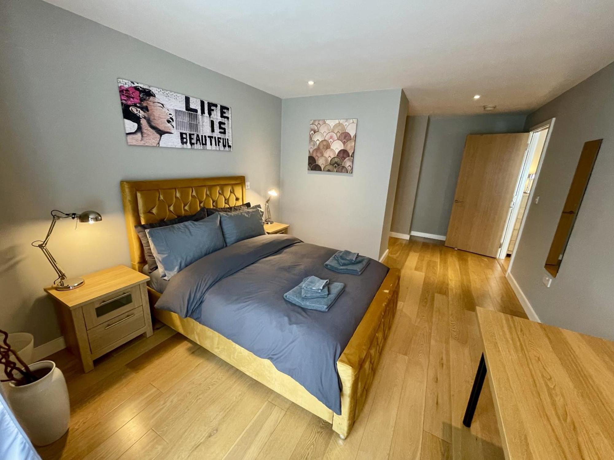 Stunning 2-Bed Town Centre Apartment - Hosted By Hutch Lifestyle Leamington Spa Eksteriør billede